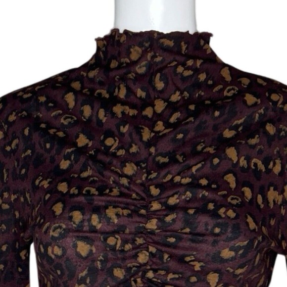 Free People Shirt Womens Medium Purple Cheetah Print Turtleneck Ruched Edgy Rock - Picture 5 of 7